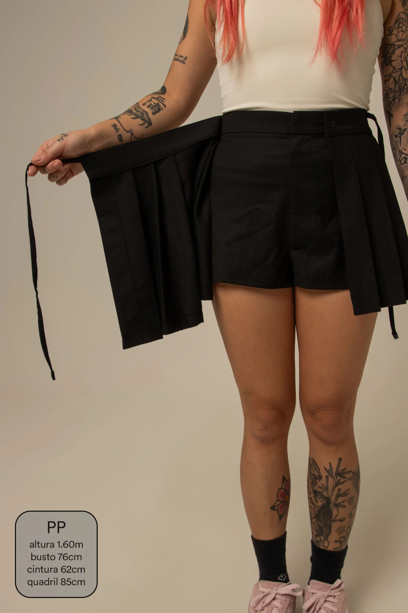mini saia shorts plissada chefa - Image 24