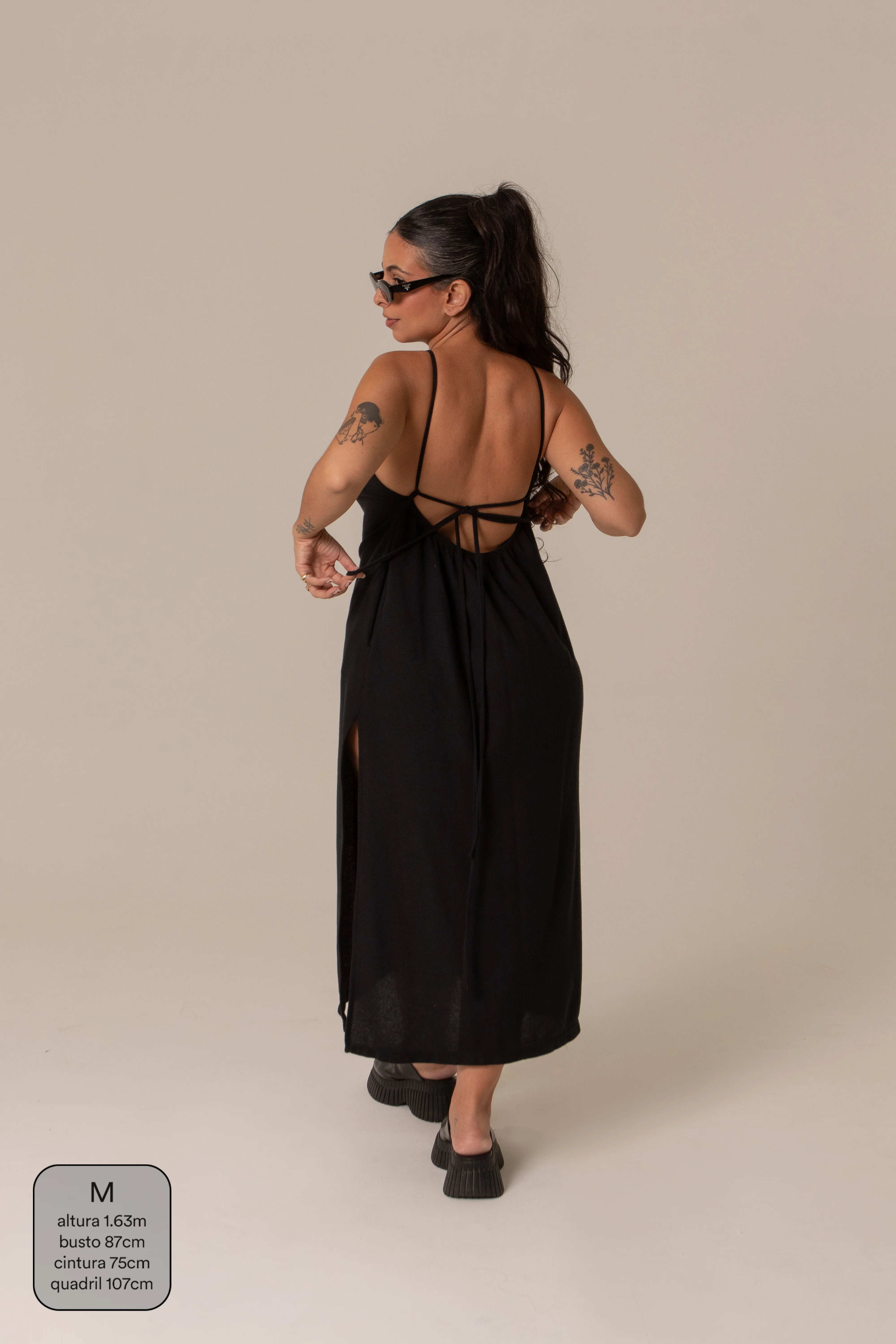 vestido comfy | vestido costas abertas com fenda lateral - Image 33