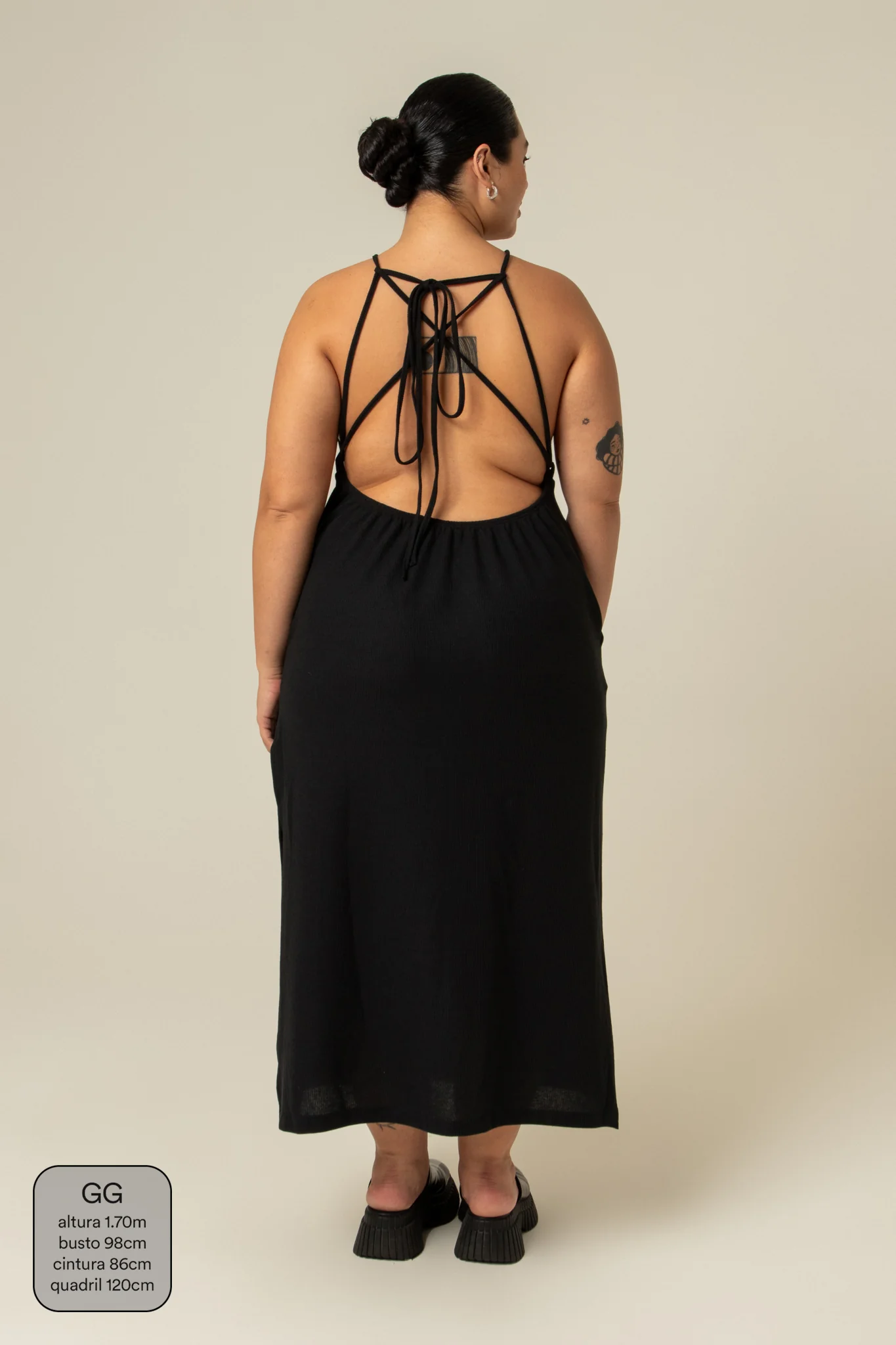 vestido comfy | vestido costas abertas com fenda lateral - Image 36