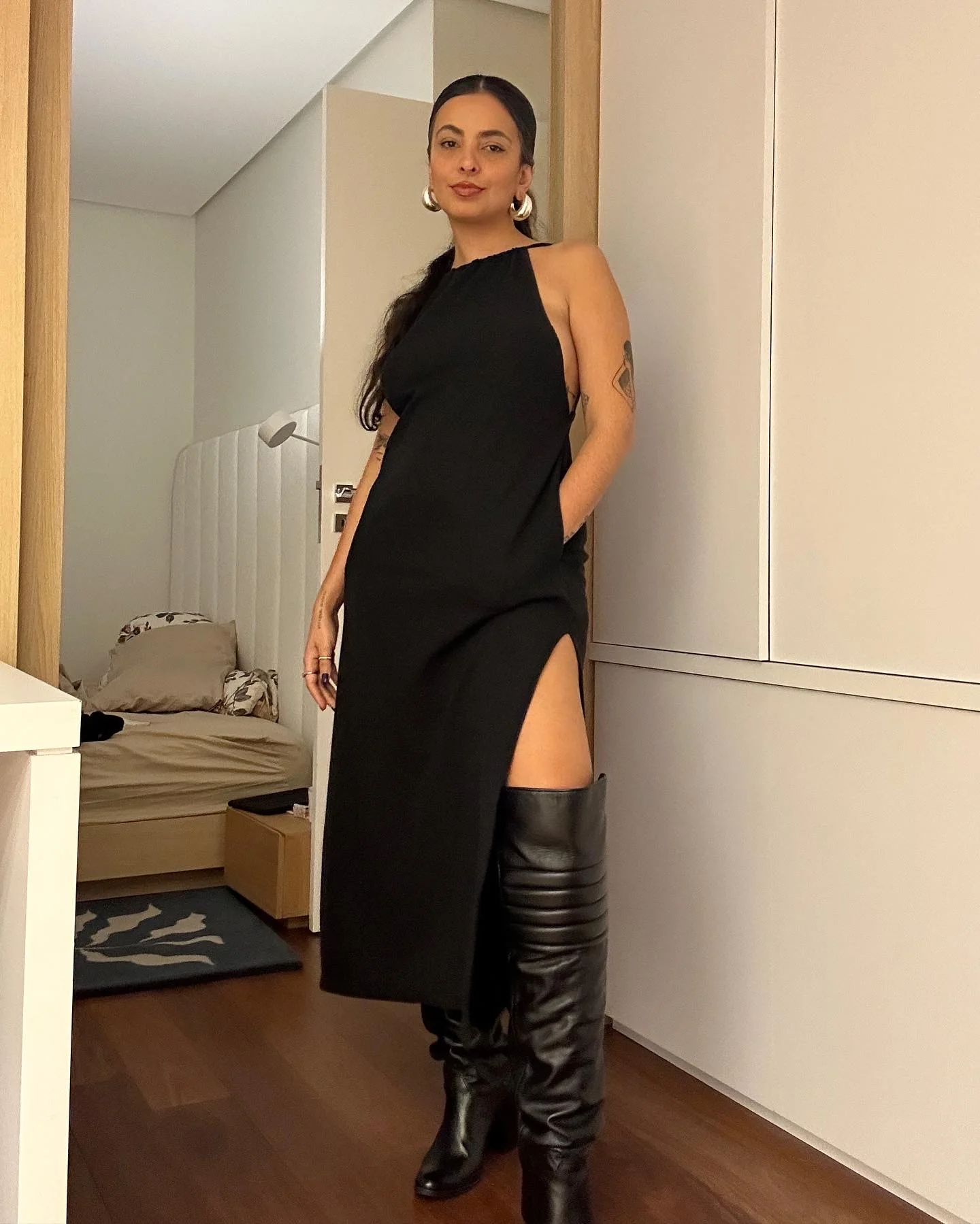 vestido comfy | vestido costas abertas com fenda lateral - Image 37