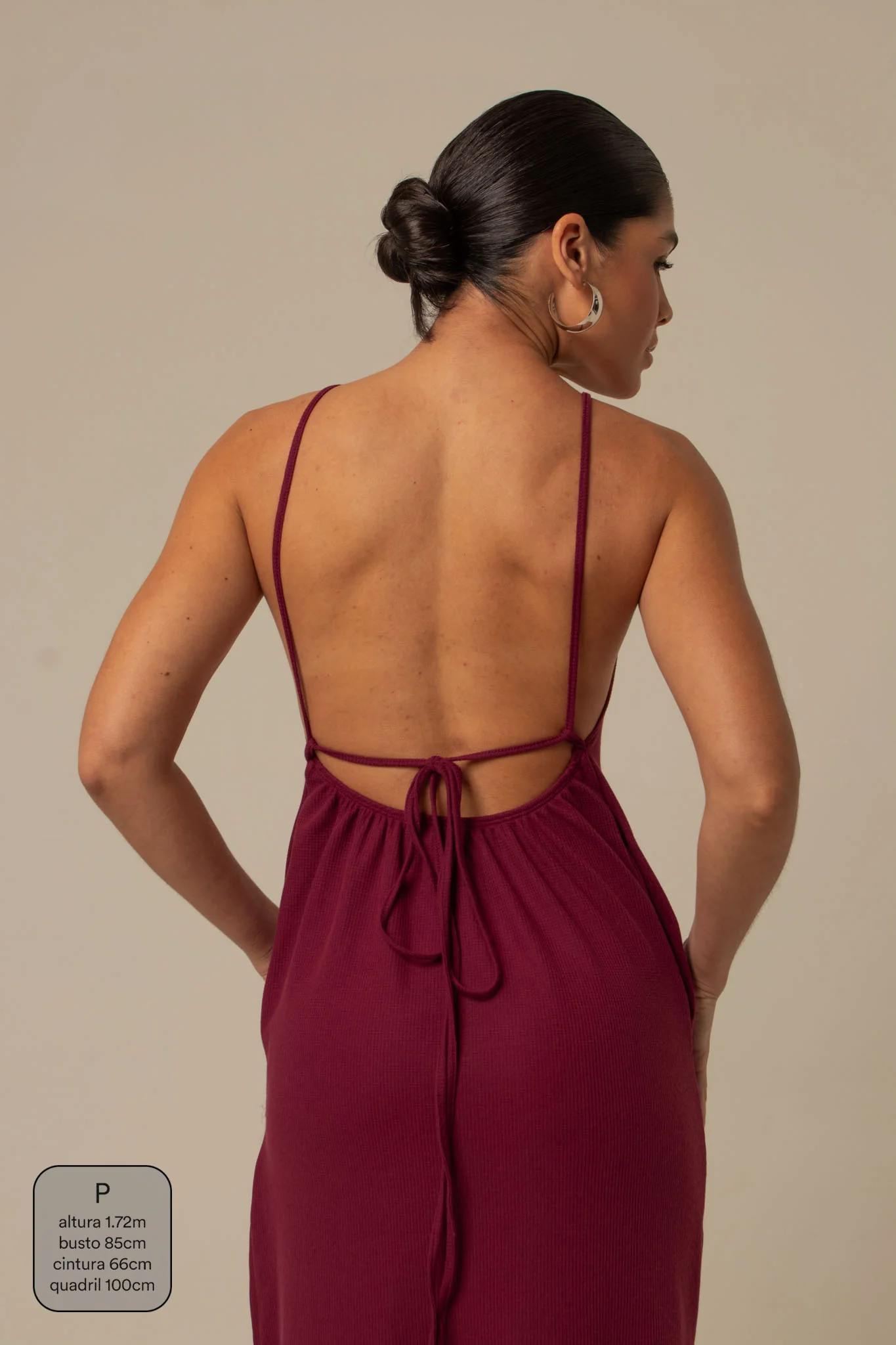 vestido comfy | vestido costas abertas com fenda lateral - Image 8