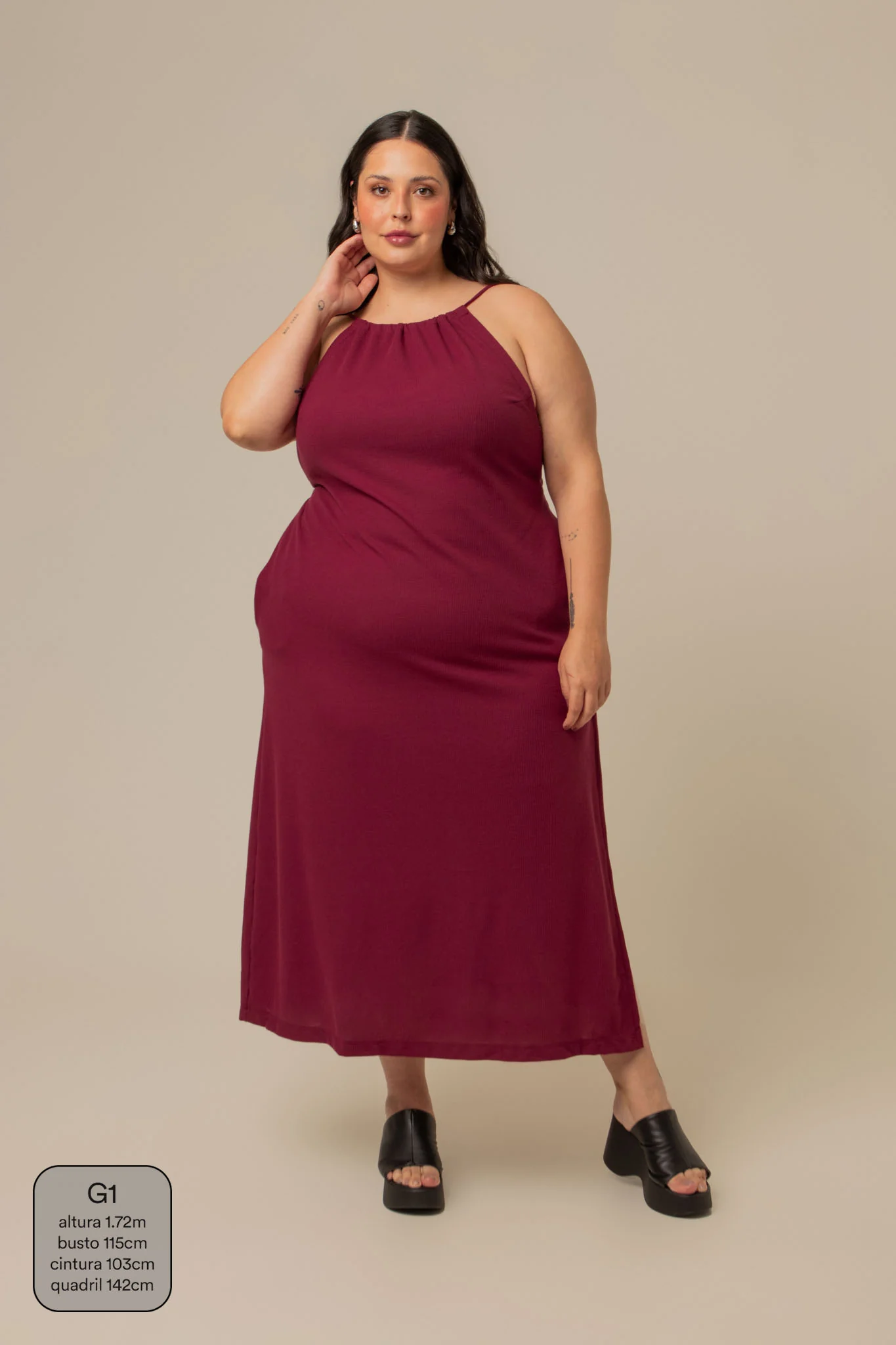 vestido comfy | vestido costas abertas com fenda lateral - Image 9